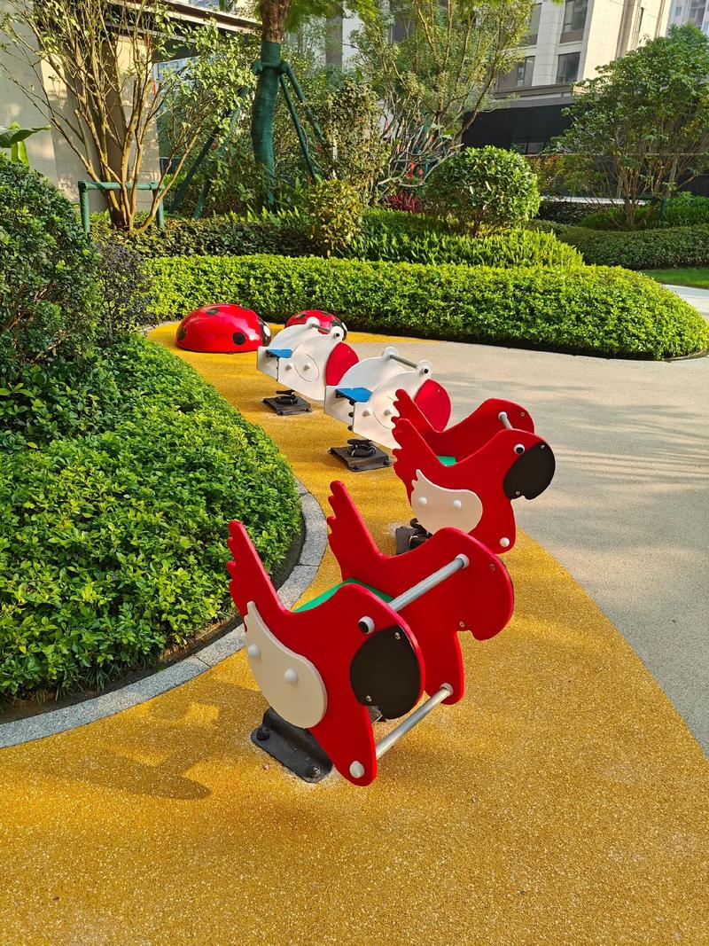 中山遠洋天著架空層小非標,搖馬蹺蹺板健身康體設(shè)施整體完工啦