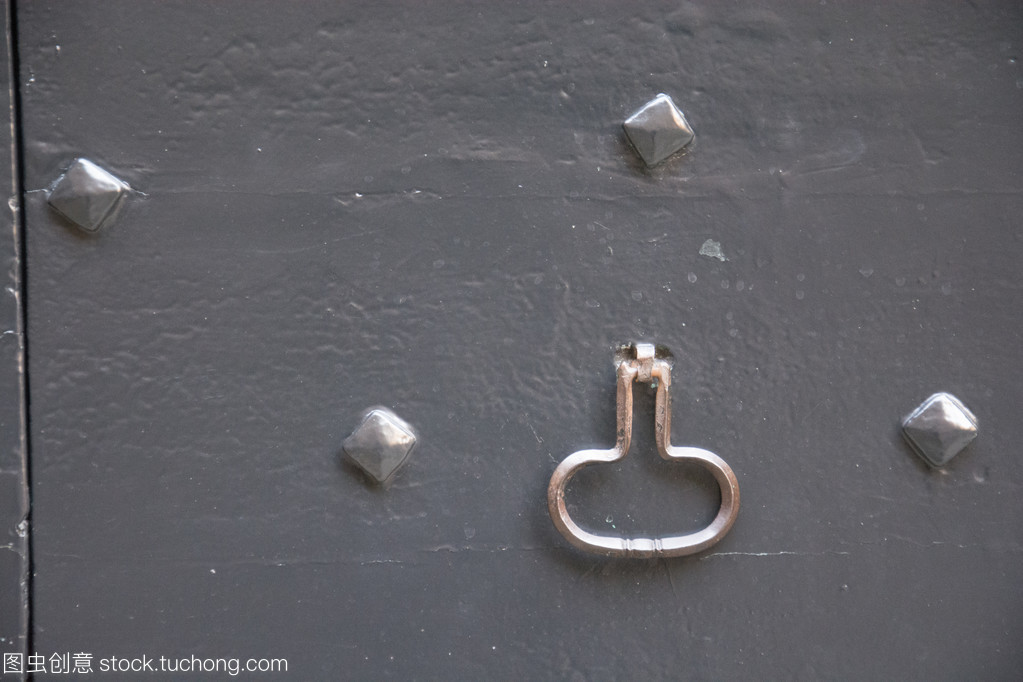 古門把手 時光雕琢的金屬藝術